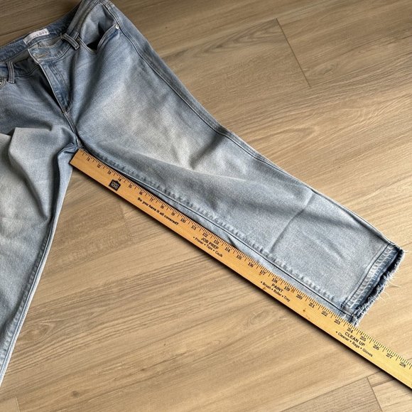 ANN TAYLOR LOFT WOMEN'S LIGHT WASH DISTRESSED STRAIGHT CROP BLUE JEANS SIZE 26/2 - Picture 6 of 10